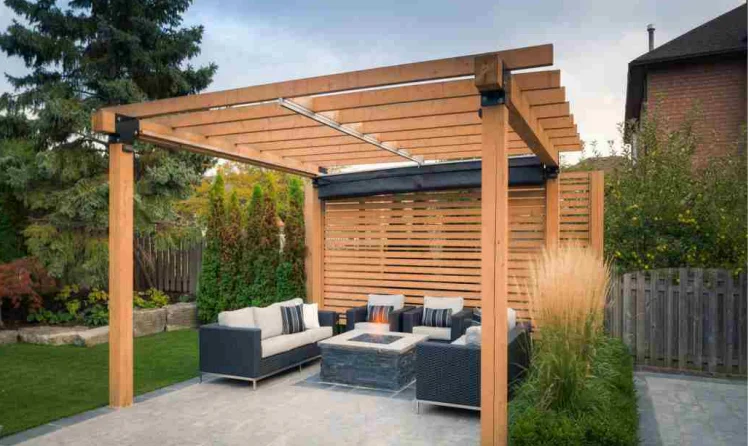 deck sitting area